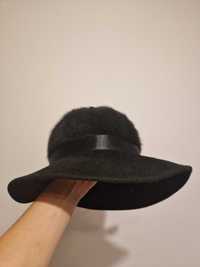 Czarny kapelusz moher z wstążką