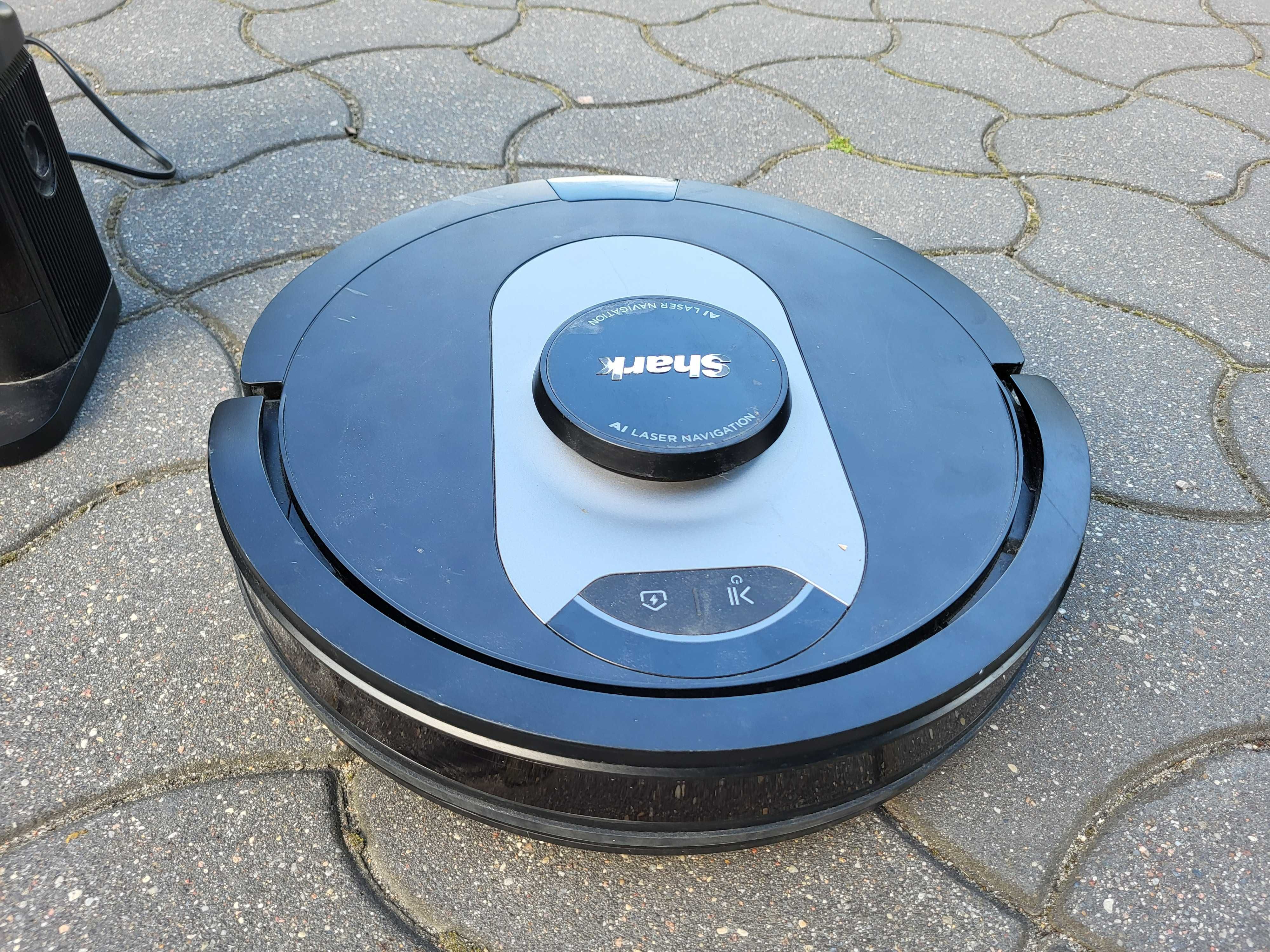 Robot sprzątający ze stacją odsysającą Shark Power Vacuum cleaner moc
