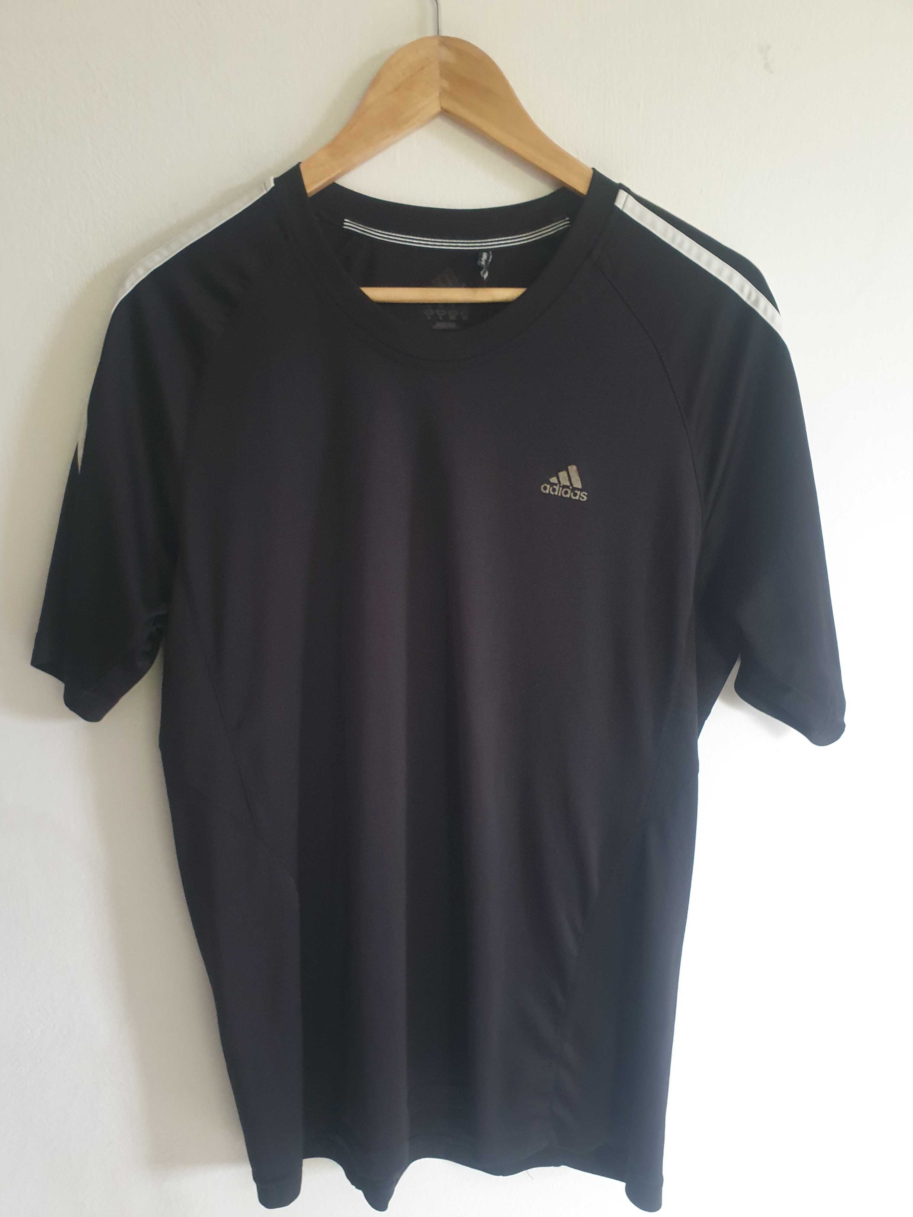 T-shirt sportowy adidas w rozmiarze L.