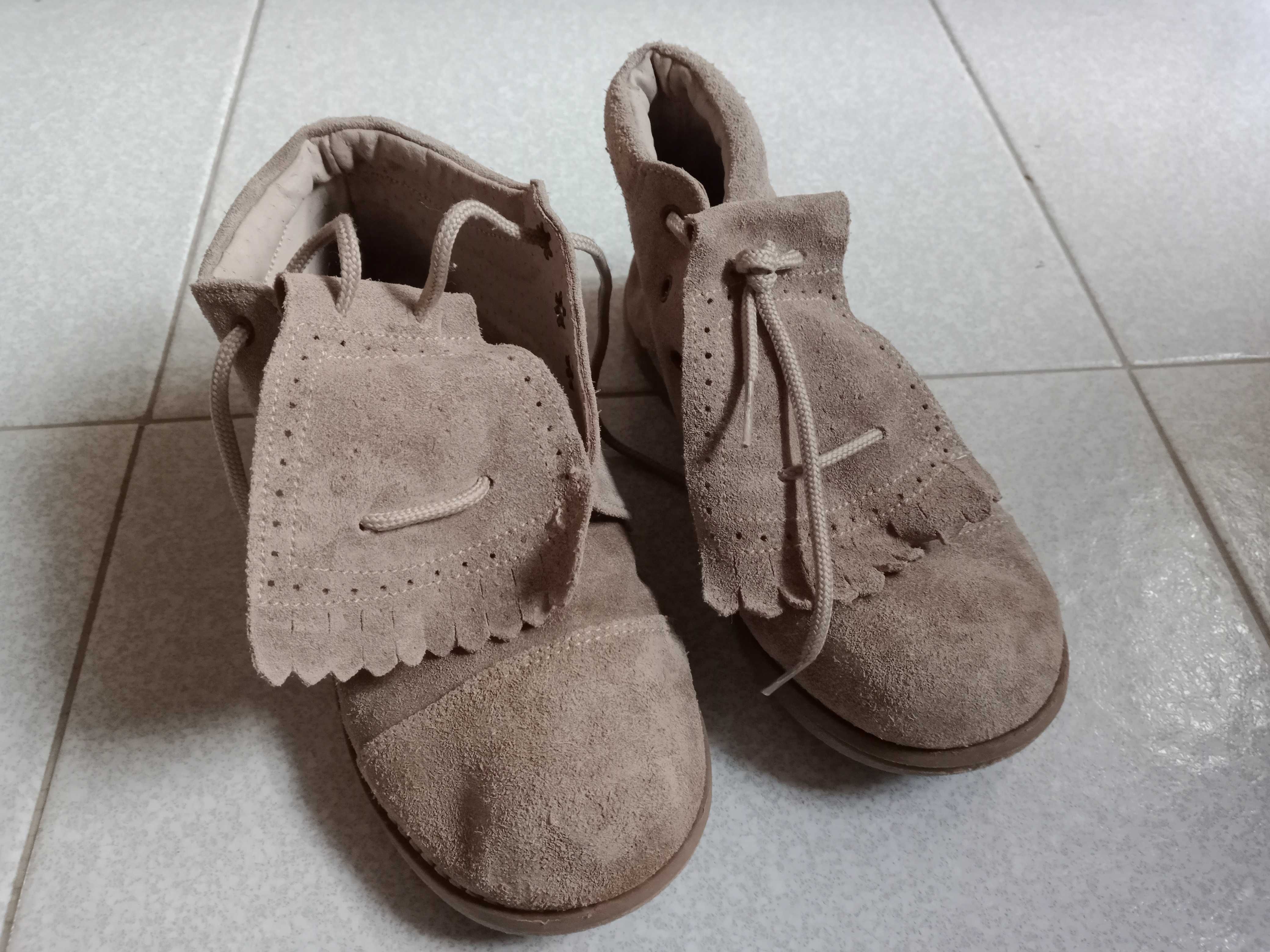 Sapatos de Camurça - número 30 - para criança - estilo "Carneirinhas"