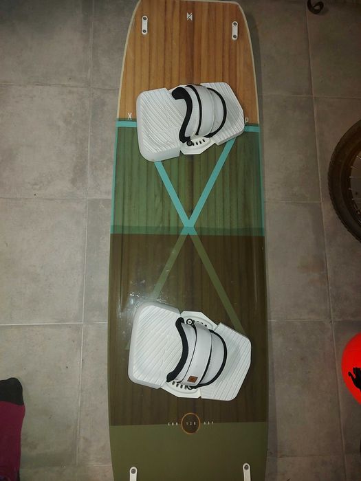 Prancha de kite surf xenon completa como nova