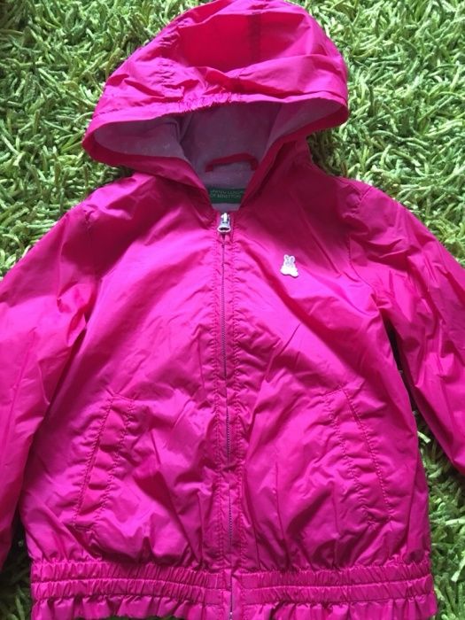 BENETTON wiosenna kurteczka rozm. 90 cm