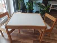 Stoliczek Latt Ikea + krzesełka