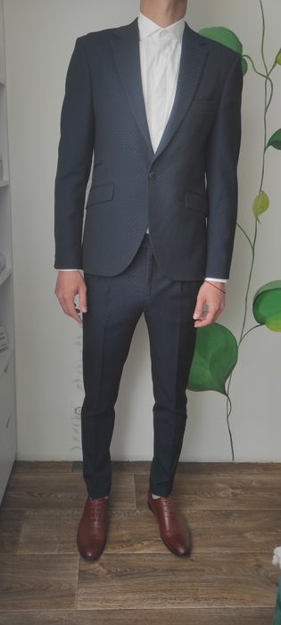 Костюм випускний весільний