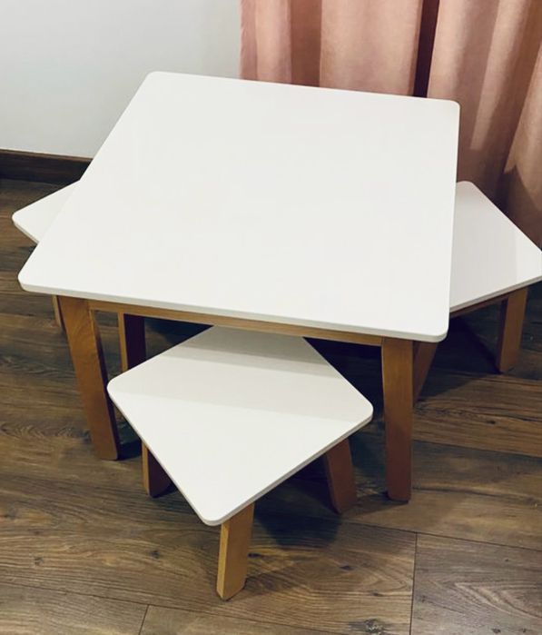 Stolik z krzesełkami