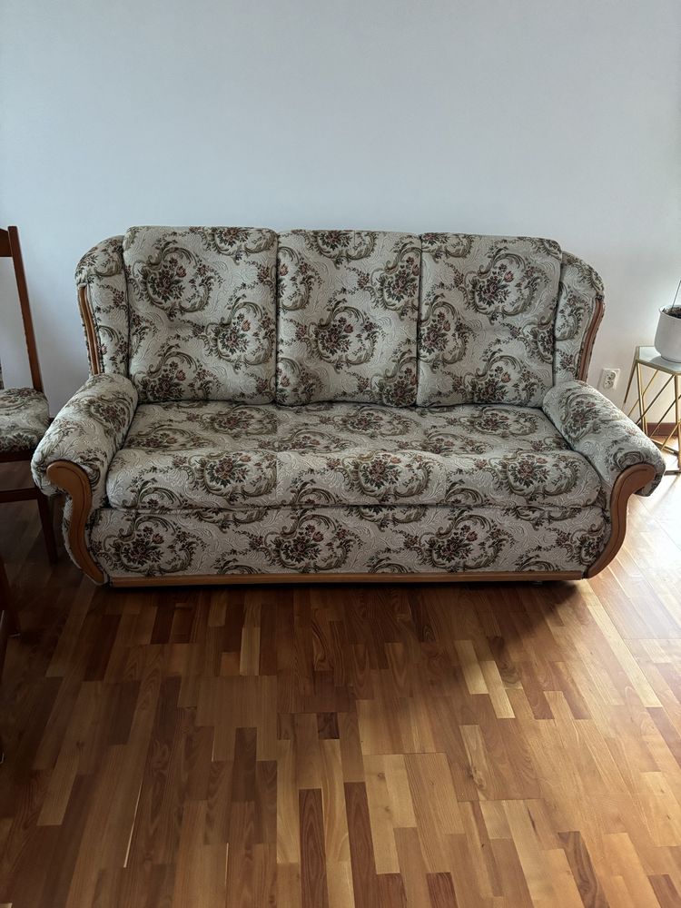 Sofa i 5 krzeseł