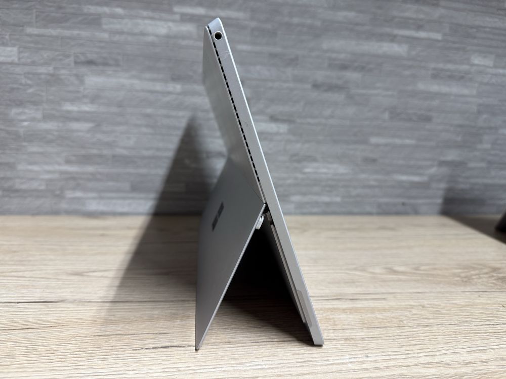 Microsoft Surface Pro 4 i5/8/256gb/проблемна плата