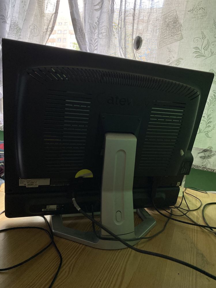 Monitor Gateway LP2407 24”