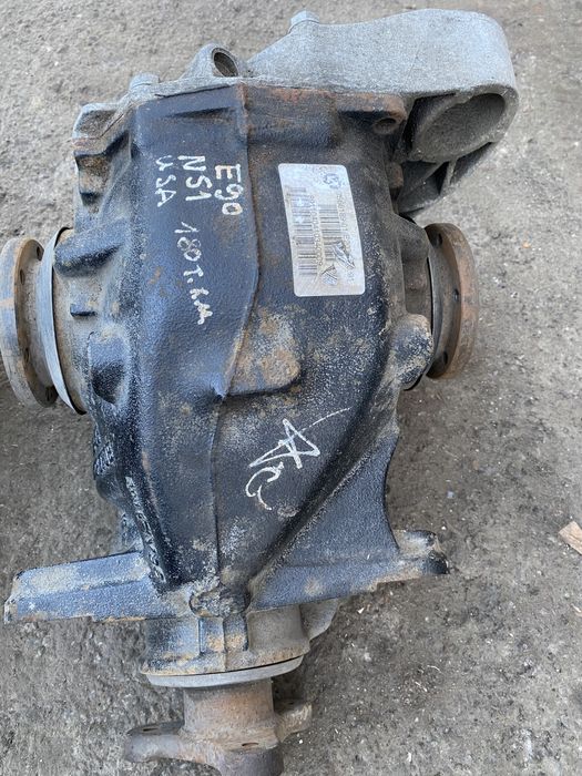 Задний редуктор e90 e84 e91 e92 е87 е81 е82разборка шрот  дифференциал