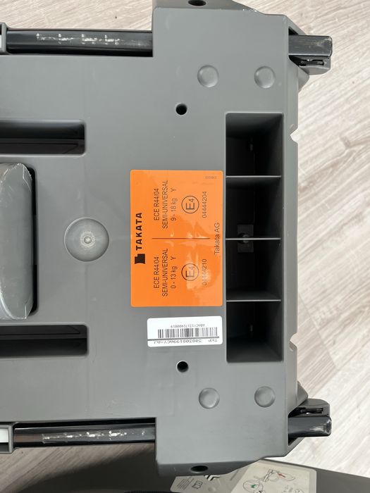 Sprzedam fotelik samochodowy i-size 0-18