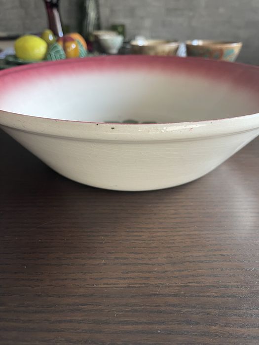 Saladeira faiança da Fábrica de Sacavém