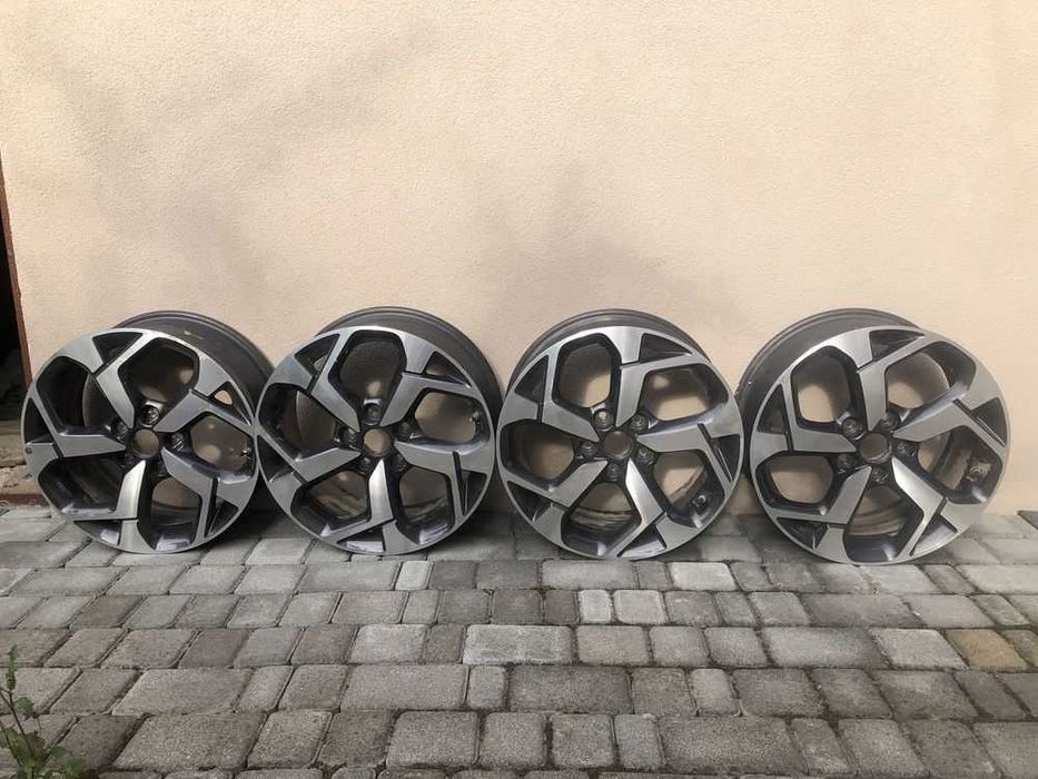 Диски оригінальні R17 на Kia Sportage 4
