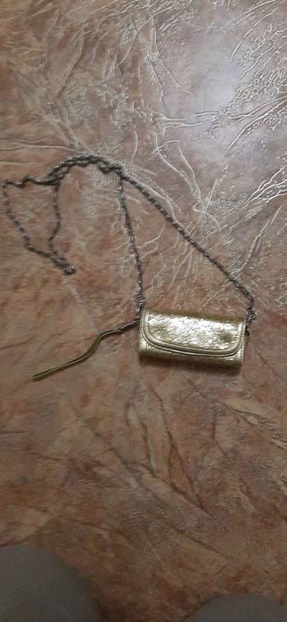 Продам      чехол