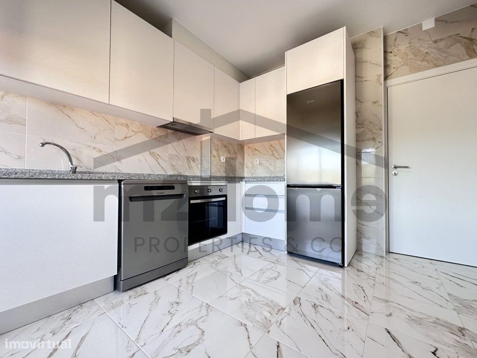 Apartamento T2 Totalmente Remodelado - Pronto a Estrear | Rua Antón...