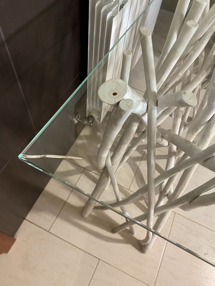 Mesa de apoio e decoracao