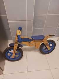 Bicicleta criança sem pedais