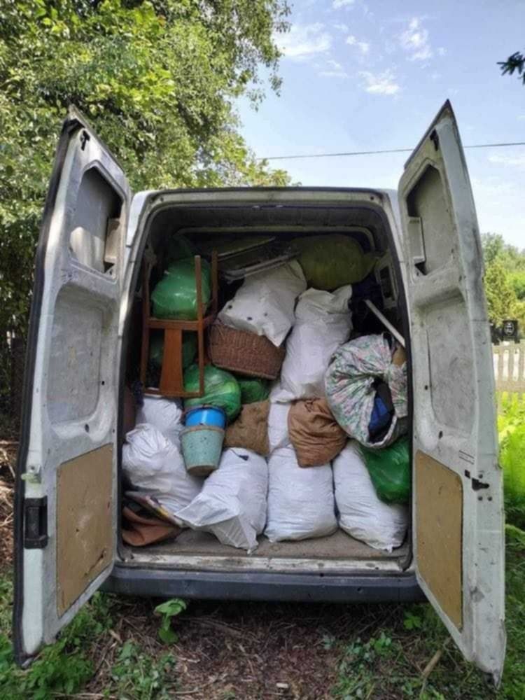 Opróżnianie domów mieszkań piwnic garaży altan działek odbiór mebli