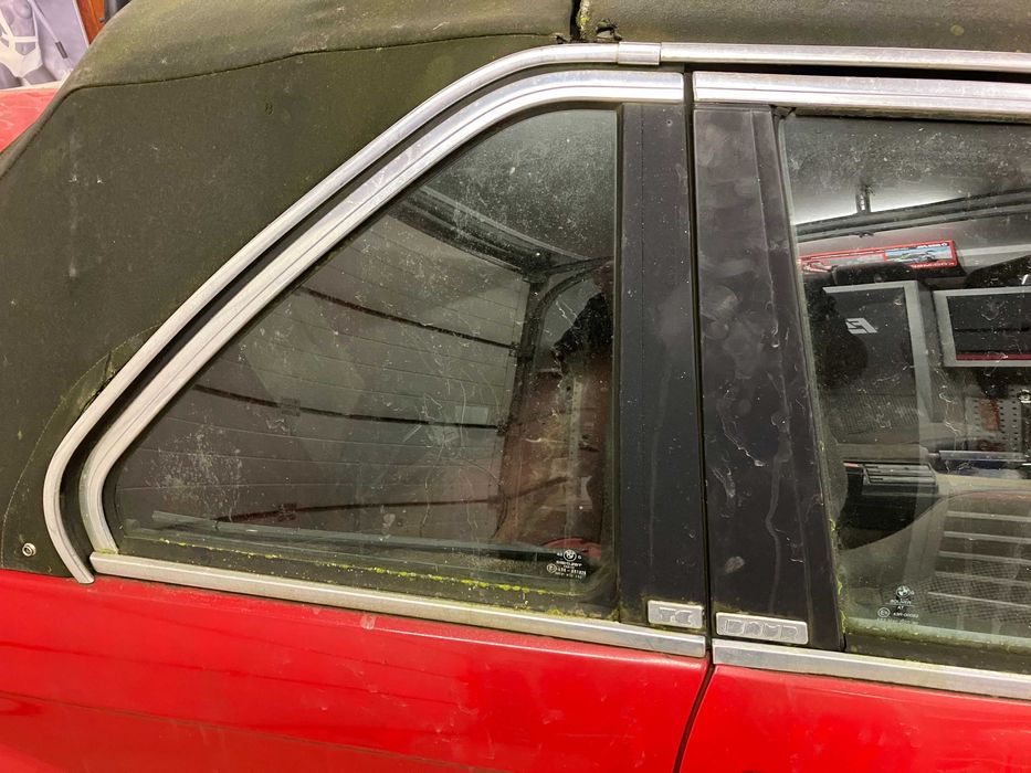 Szyba Szybka Tył Tylna Kompletna BMW e30 Baur TC