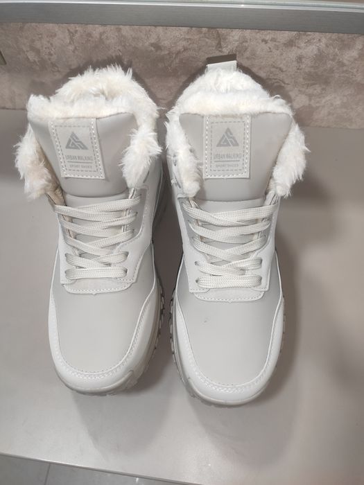 Ботинки женские зимние, в разных цветах