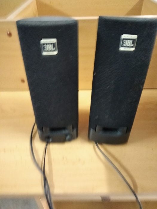 Colunas JBL computador