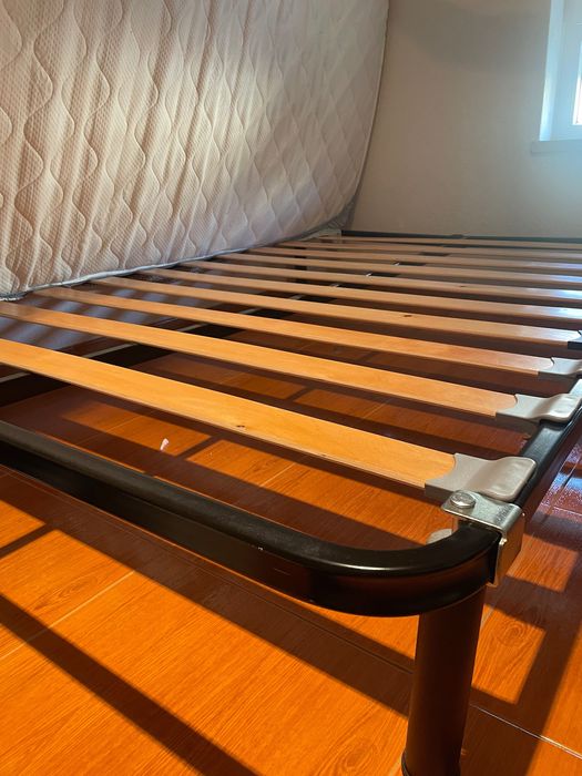 Cama casal (colchão e estrado)