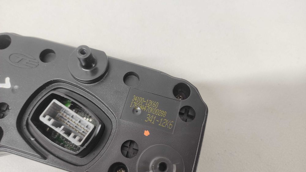 SUZUKI GSX-S GSXS 125 Licznik Zegar Prędkościomierz 17+