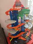 Hot Wheels Garaż T-Rex GJL14