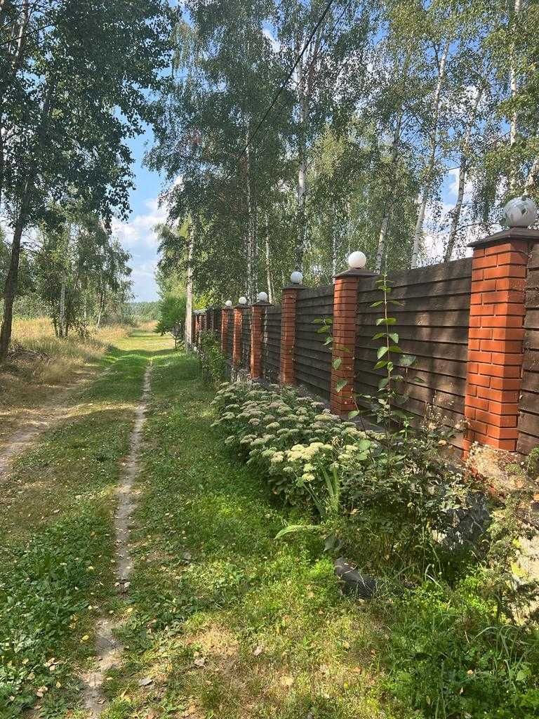 Ділянки 12,73 га з озером та лісом с. Гавронщина, 40 хв від Києва!