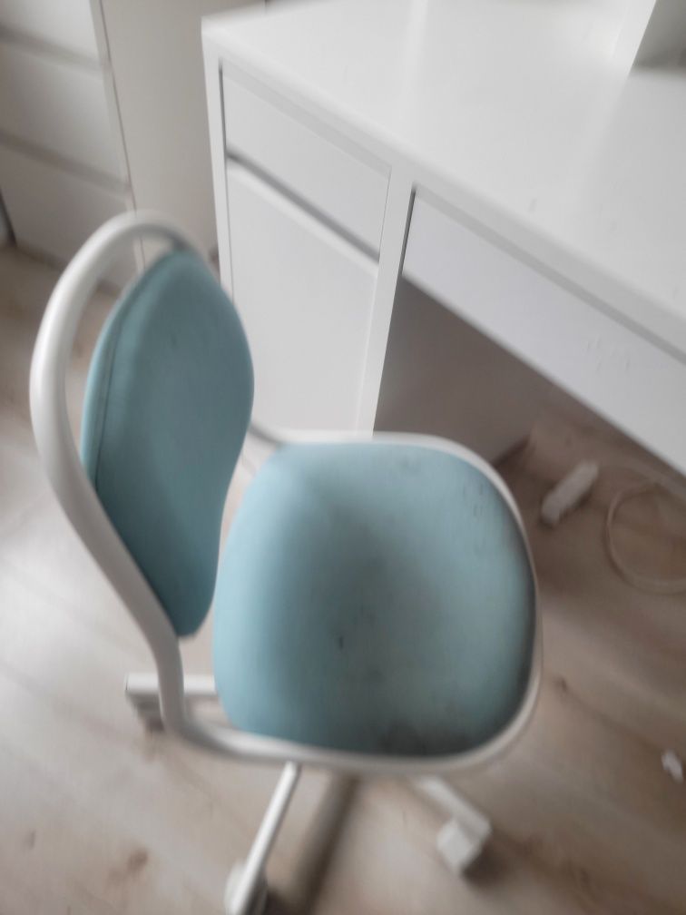 Biurko z krzesłem ikea dla dzieci