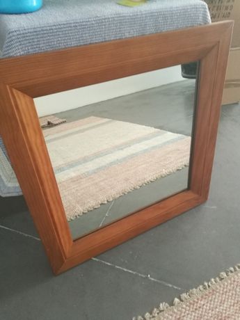 Espelhos de quarto com madeira