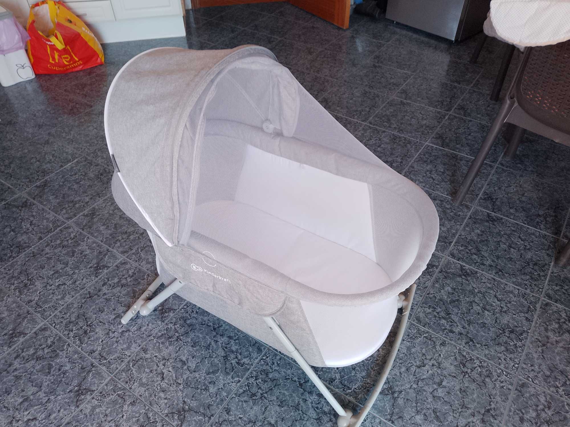 Berço portatil kinderkraft bebê cinzento