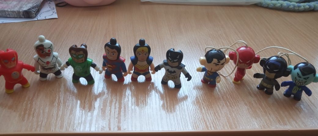 Zestaw 14szt DC super Heroes kinder niespodzianka figurka, brelok