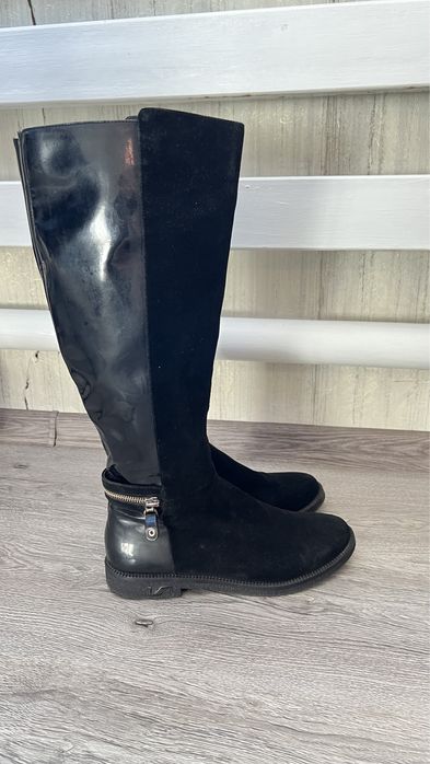 Замшеві шкіряні чоботи