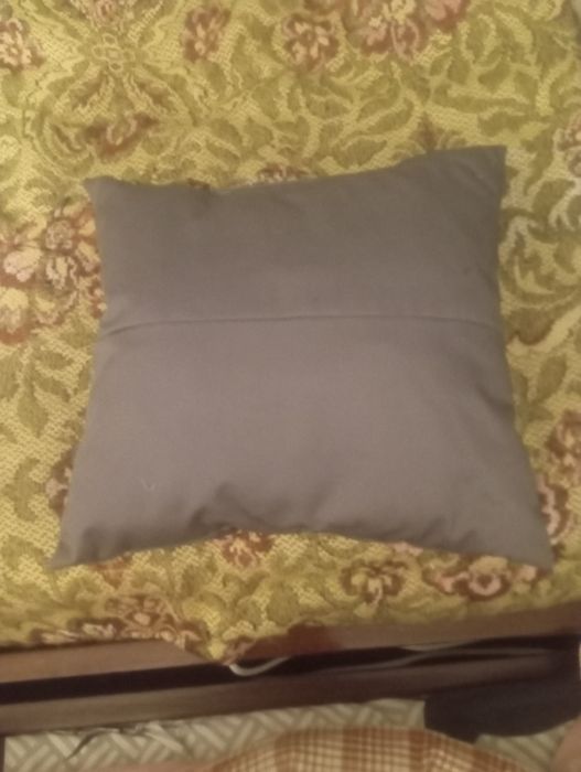 Подушка на диван 40*35