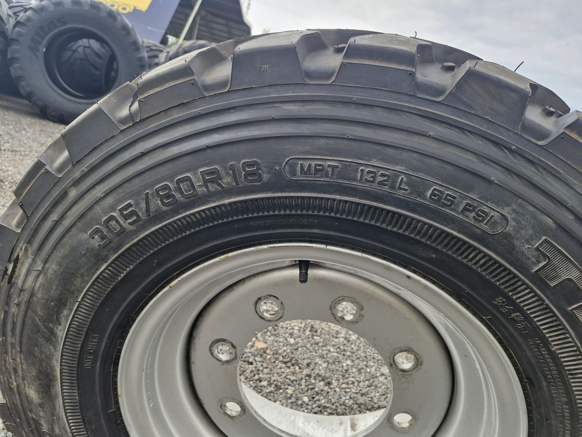 Koła  305/80r18 komplet 12.5/80-18 ładowarka jcb manitou merlo Kramer