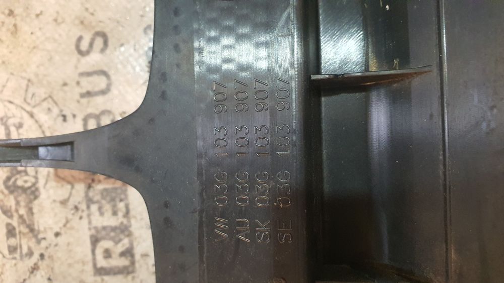 Декоративна кришка двигуна vw golf 5+ 2.0tdi, b6