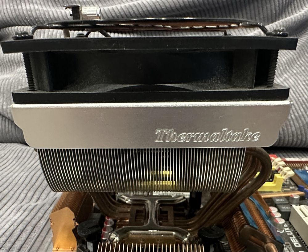 Кулер під LGA775 Thermaltake Big Typhoon