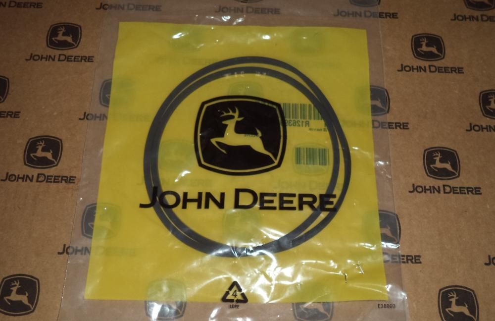 Uszczelniacz John Deere R126399, 6900, 6810, 6930, 7200, 7510, 7420