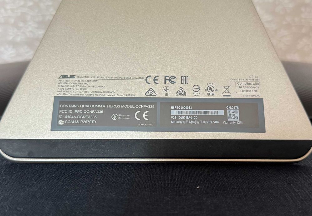 Моноблок Asus Vivo AiO V221 21,5" Full HD 4 GB 120 GB золотий чорний