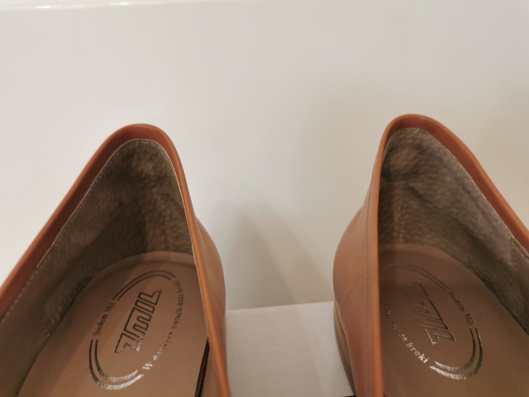 7 mil loafersy mokasyny nowe damskie 39 skóra cielęca jasny brąz