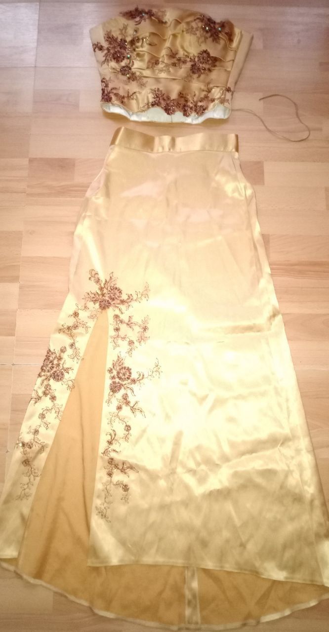 Золотое Платье с Вышивкой,корсетное.