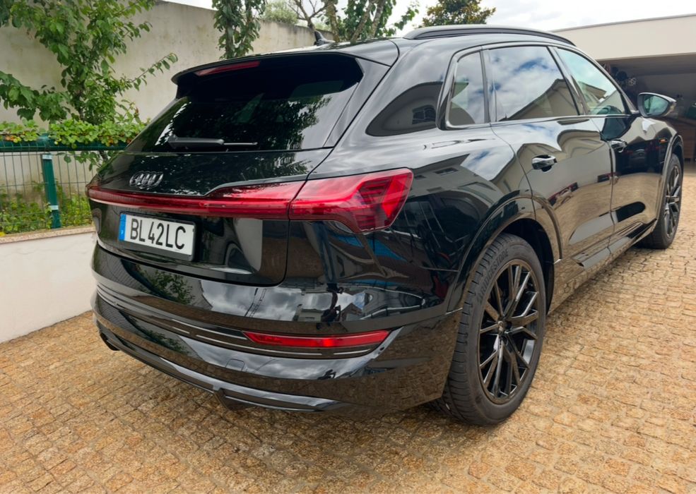 Audi e-tron E-TRON 55 2x S LINE BLACK EDITION/ACC/SIDE