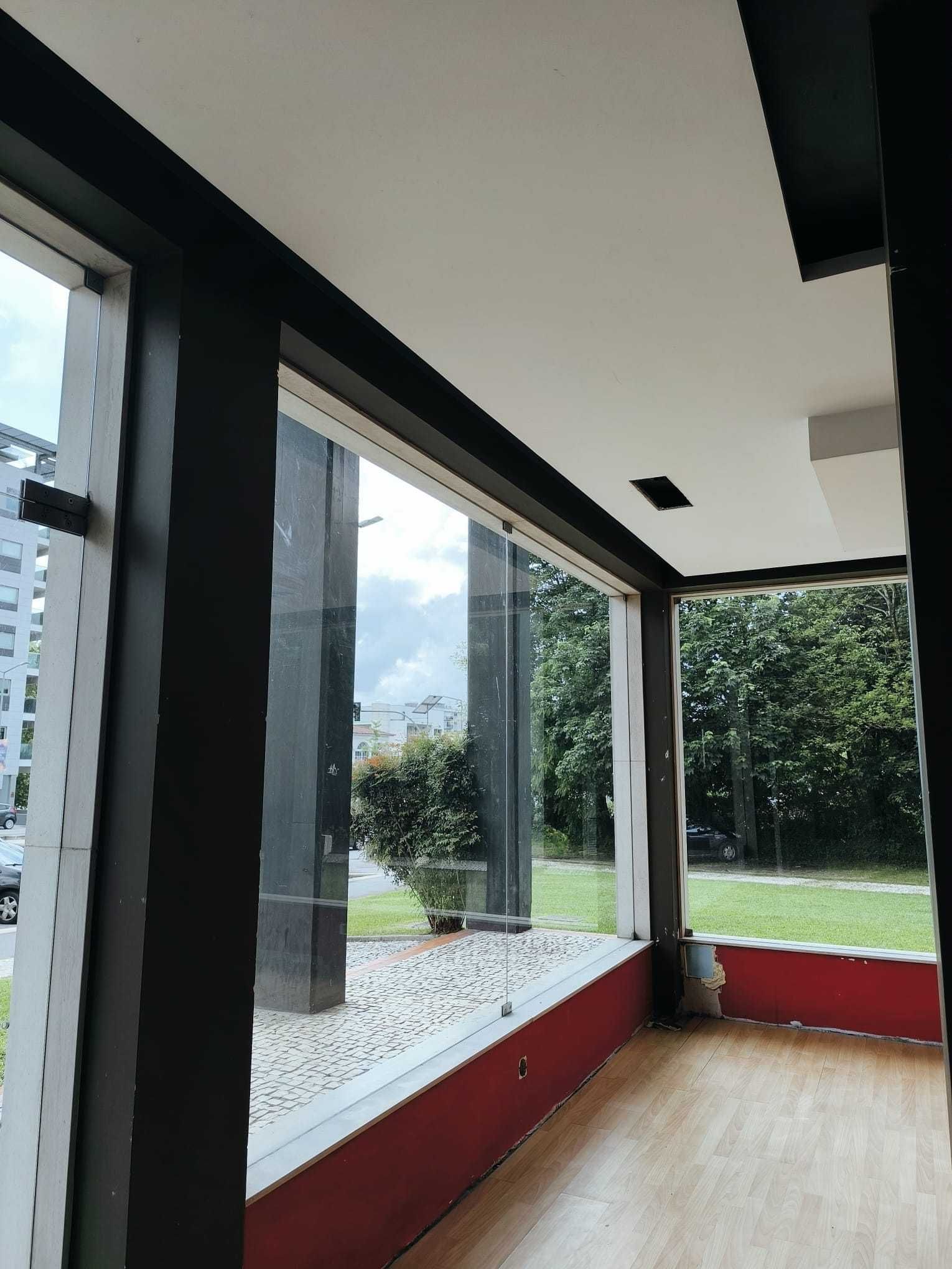 Espaço comercial à venda em Vila Nova de Famalicão