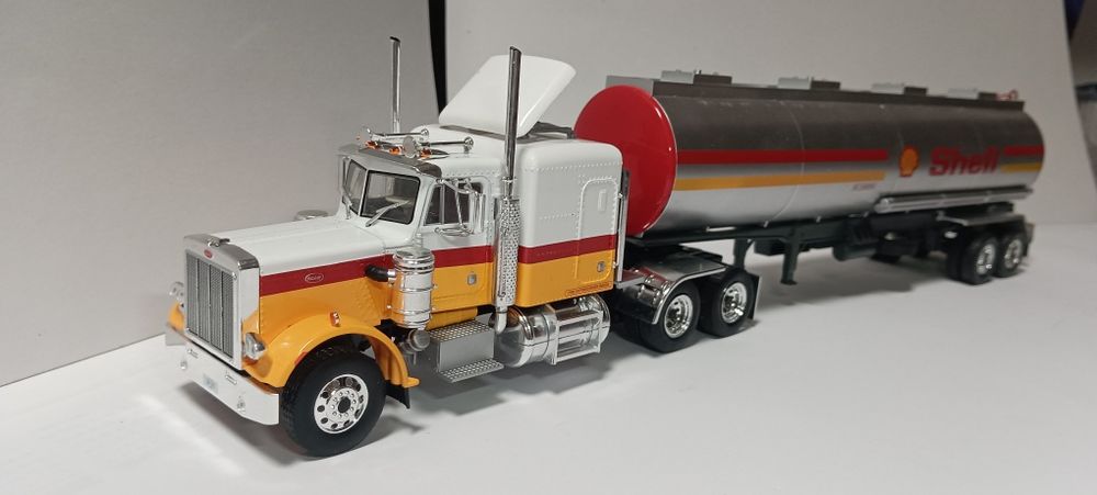 Camião Peterbilt escala 1/43
