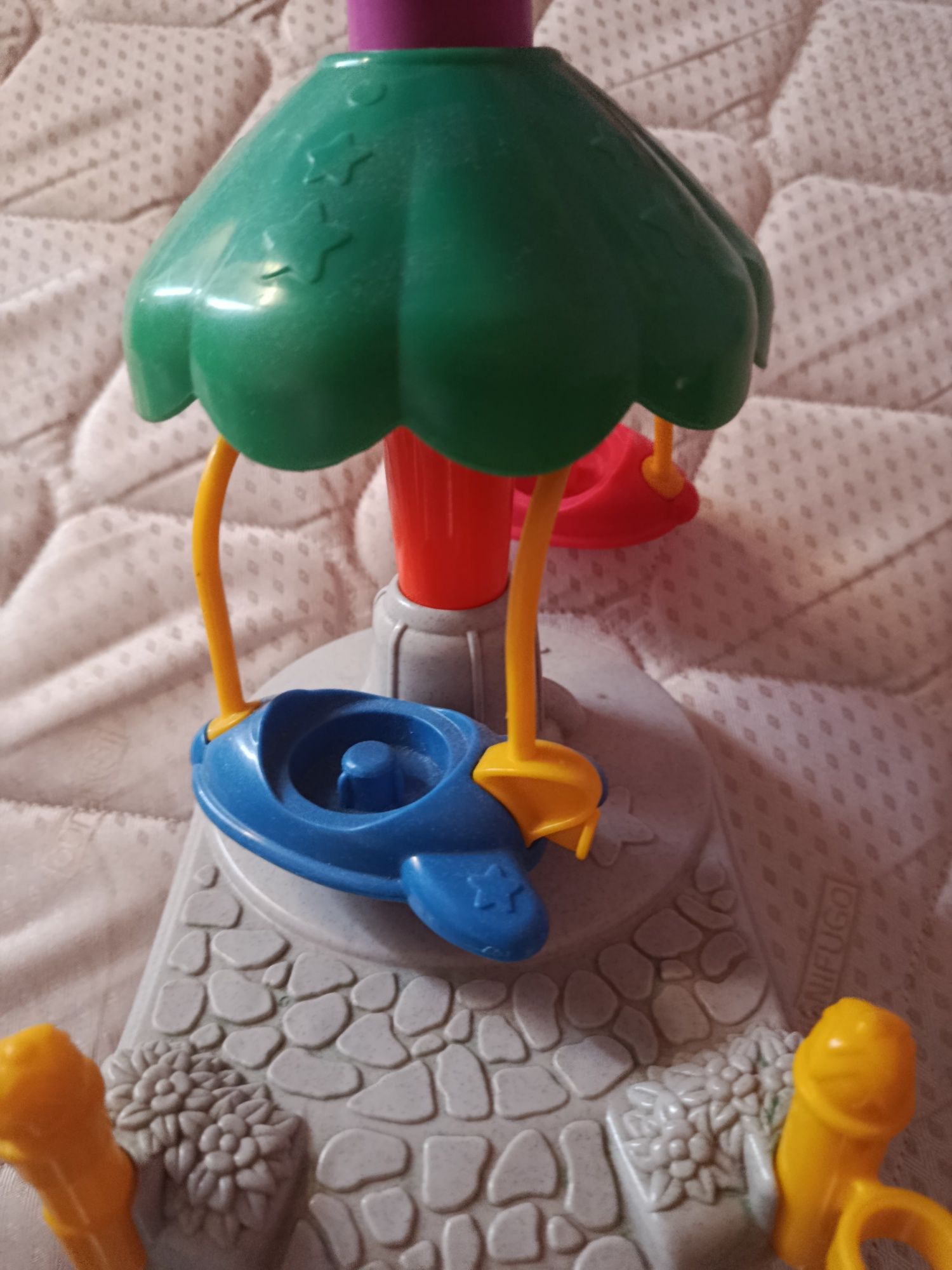 Carrossel fisher price para bonecos