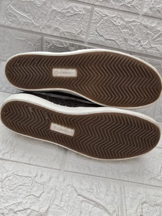 Klaveness skórzane przewiewne buty r.41