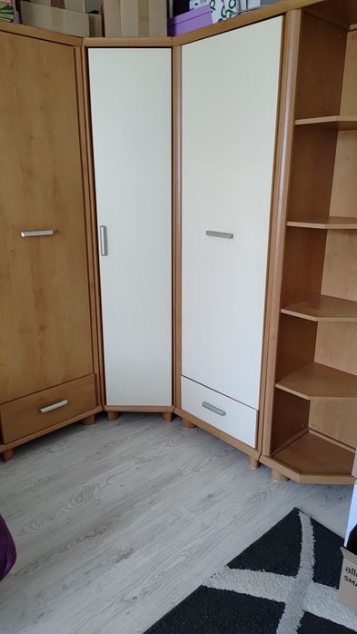 Komplet mebli z komodą. Polecam