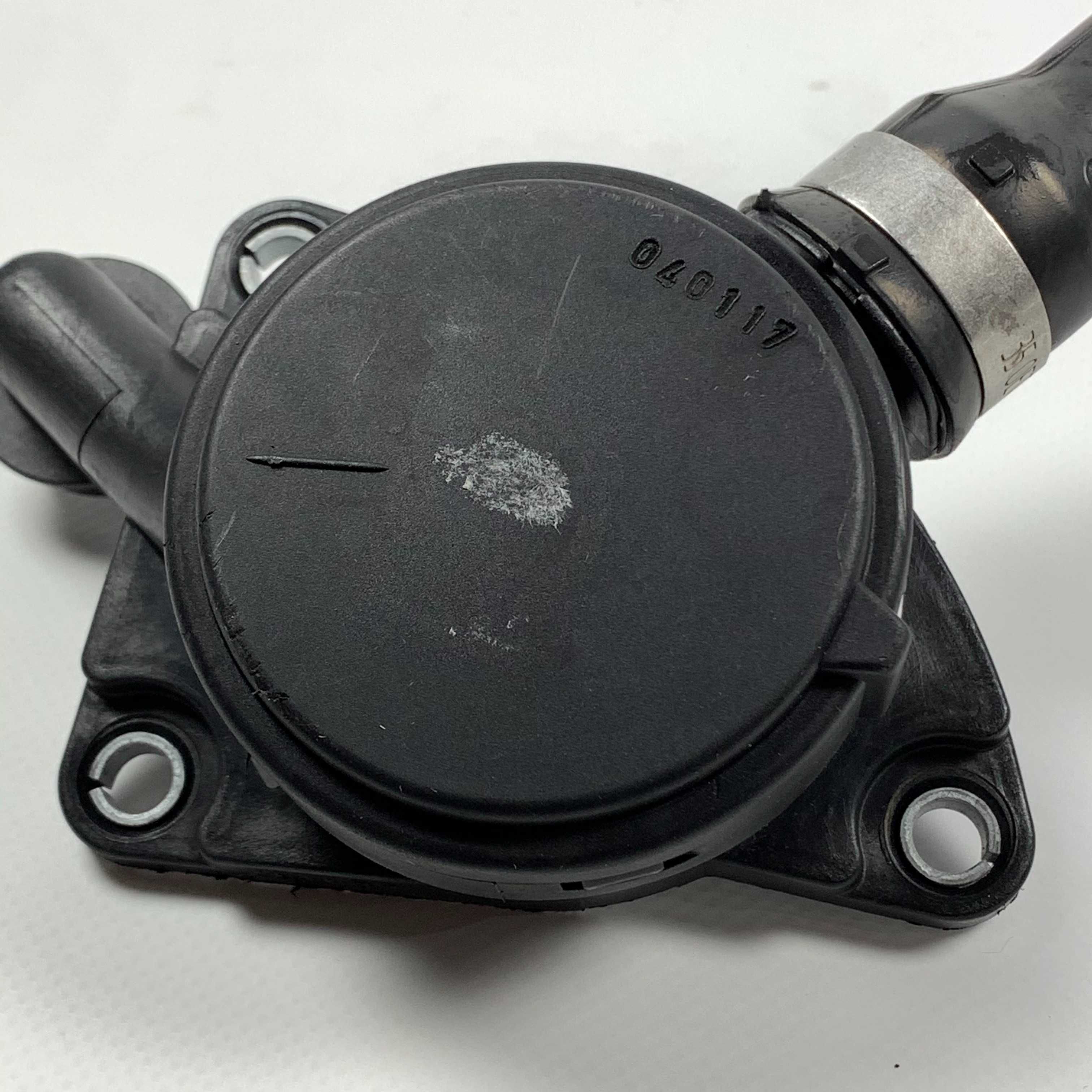 Клапан вентиляції картерних газів (сапун) на Мерседес 3.0 CDI ОМ642 V6