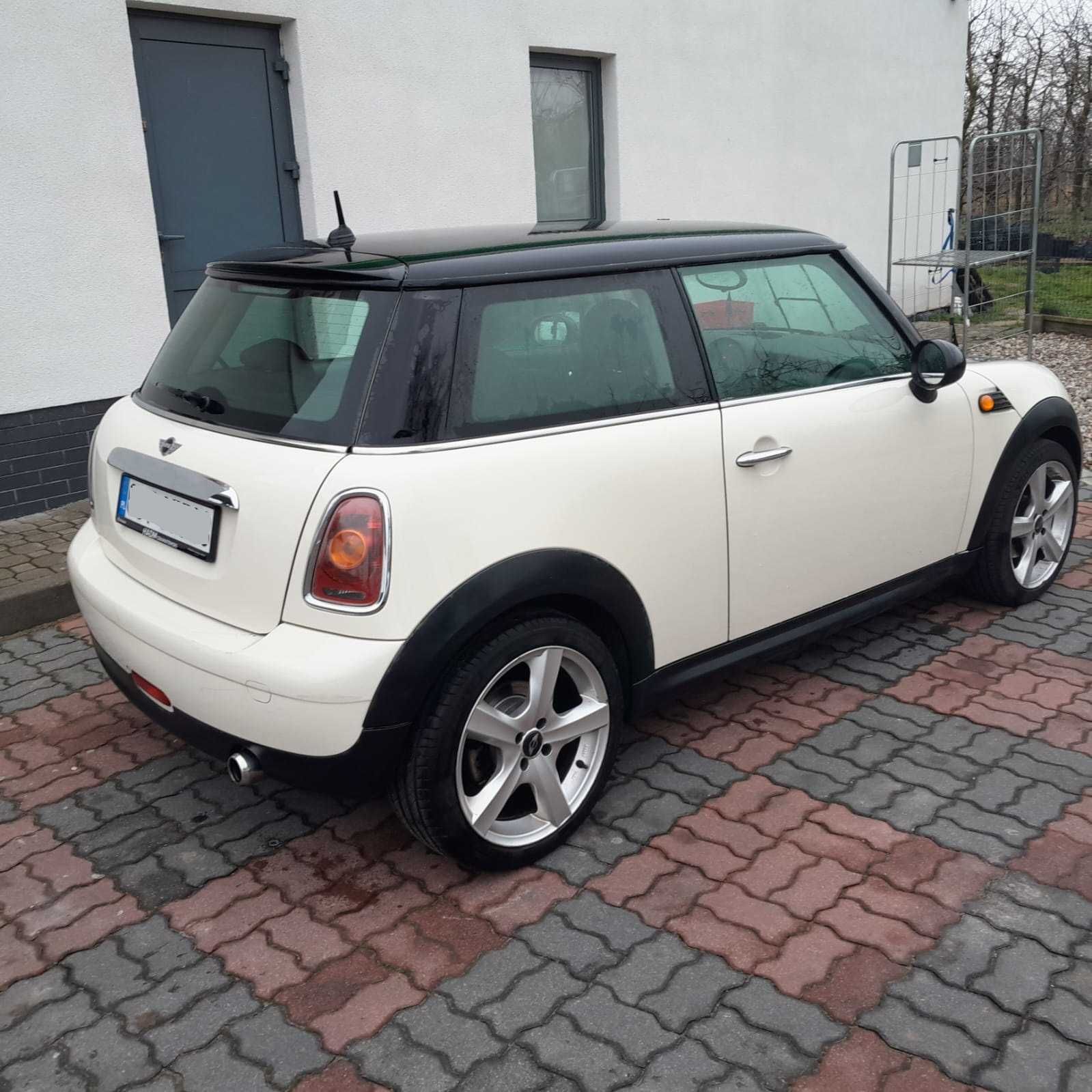 sprzedam Mini One R56 2010r 1.6 122km świeży rozrząd i olej