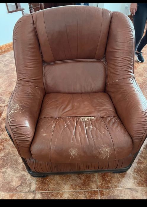 Sofás de pele castanhos